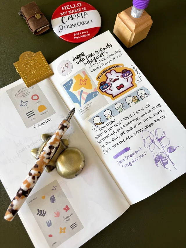 Hi friends, in today’s livestream, I drew with Tombow MONO Drawing Pens, Color Set (new!) that come in the latest TombowUSA VIP box. They’re such fun and vibrant colours and come in 03 tip size.  I also swatched an ink sample that I got at a recent pen friends meet-up from @esunonotto , Van Diemen’s “rag doll kiss” (a lovely shimmery purple). I need more purple ink in my life. 💜  🎥 Replay is up - it was so fun to chat about the upcoming pen shows and stationery. Thanks for joining and thanks as always to the VOD/replay club. I appreciate you 🫶🏽  Reminder: Atlas Stationers is having a sale until July 6th and you can use my code CAROLA10 for 15% off (some exclusions apply). Have a great weekend!  #tombowusa #tombowpens #tombow #atlasstationers
